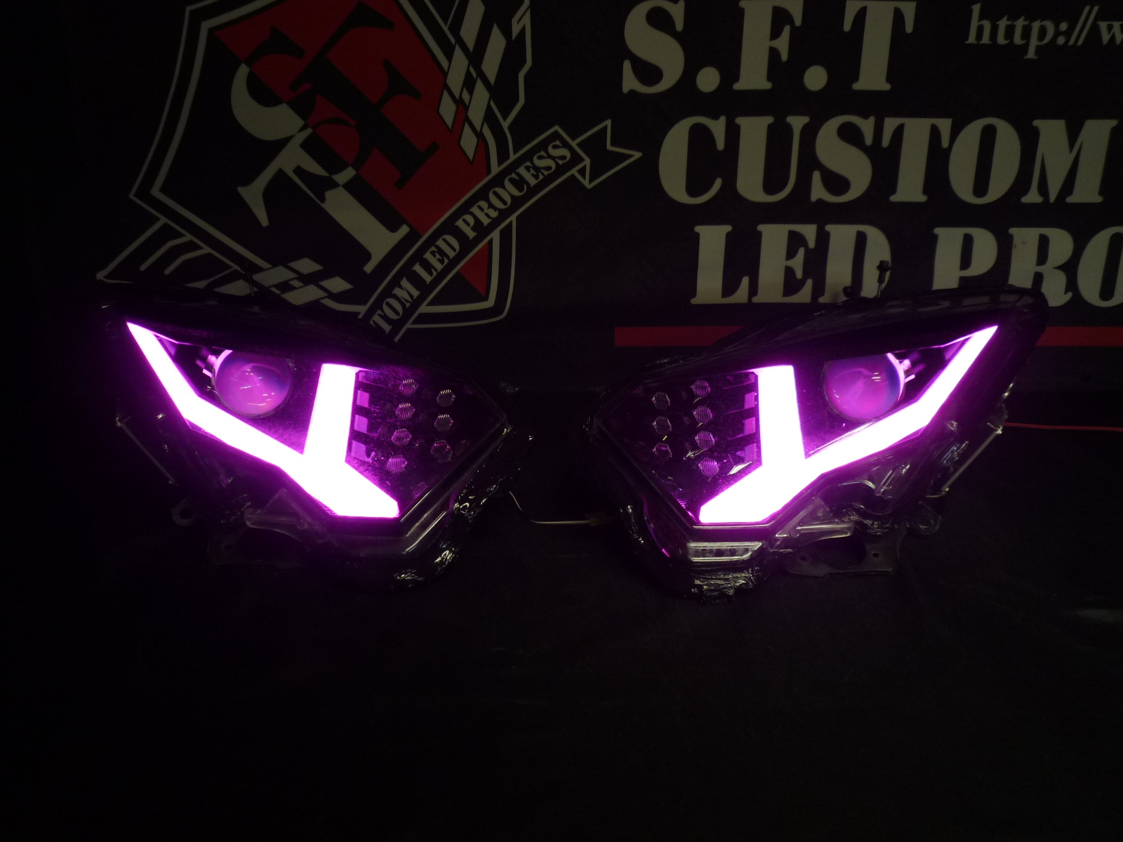 ランボルギーニ　アヴェンタドールヘッドライト加工ヘッドライトカスタム