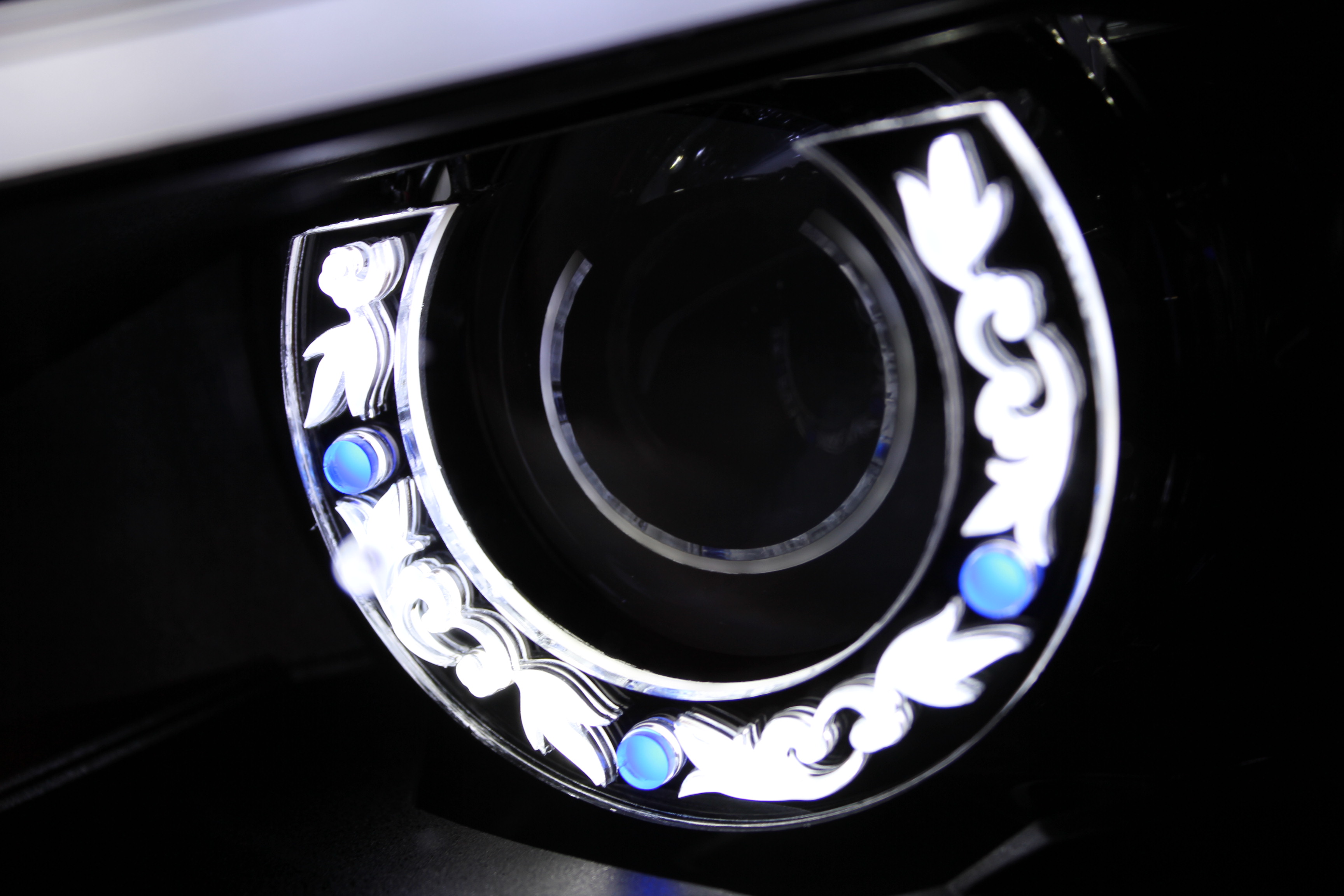 ヘッドライトイカリング加工