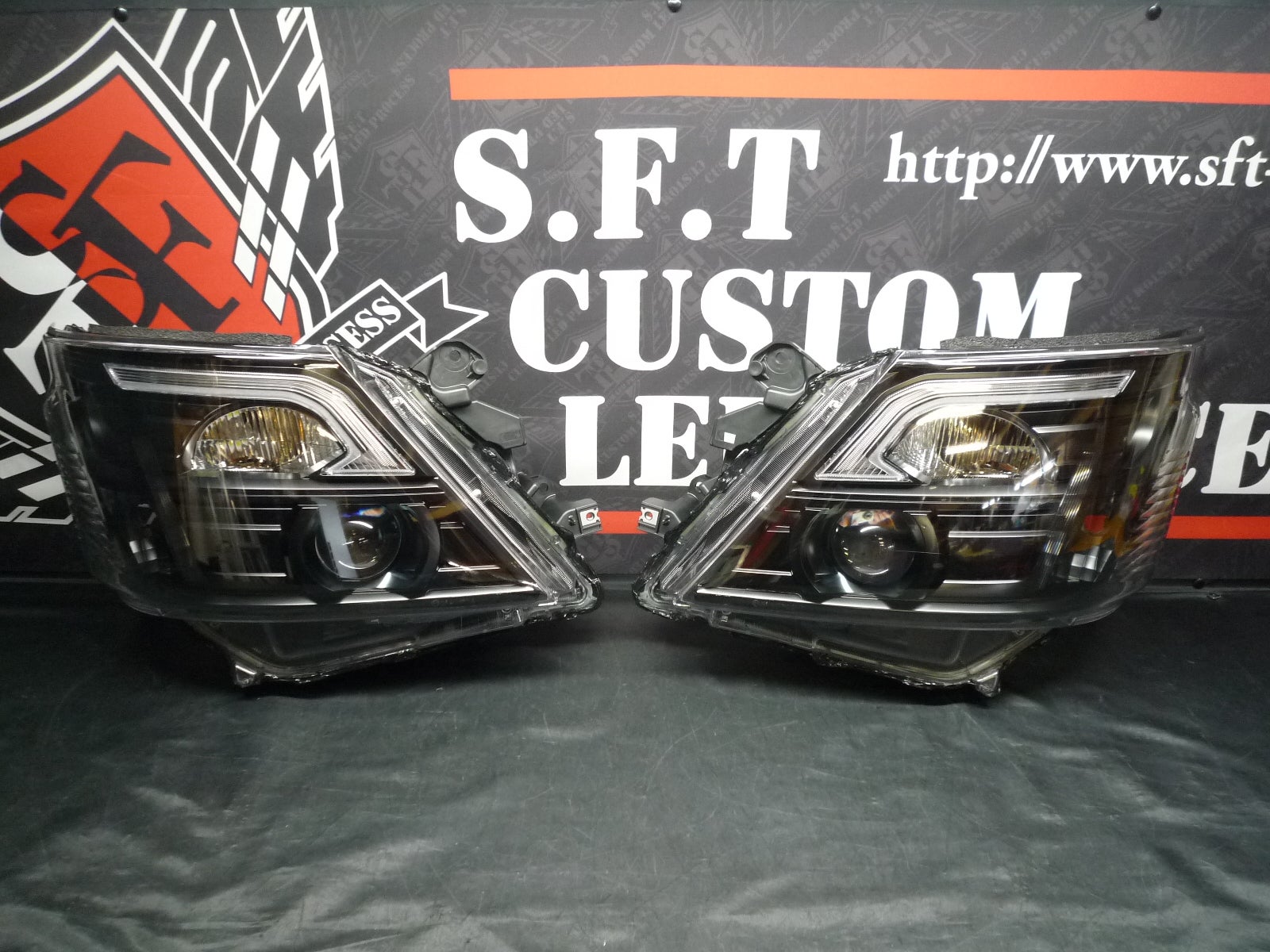 キャラバン　インナーブラック塗装　ヘッドライトカスタム