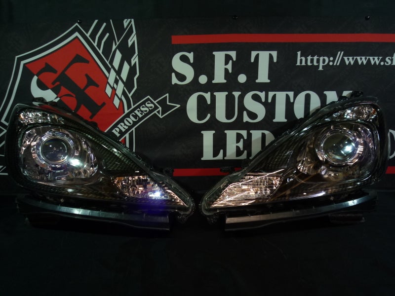 フィット　ヘッドライト　インナーブラック塗装　カスタム施工