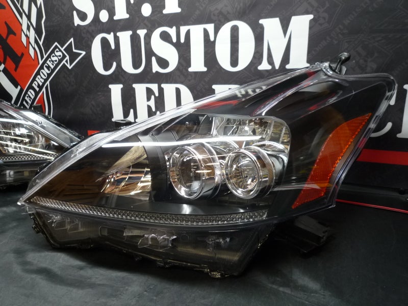 プリウスα　ヘッドライト加工　インナーブラック塗装