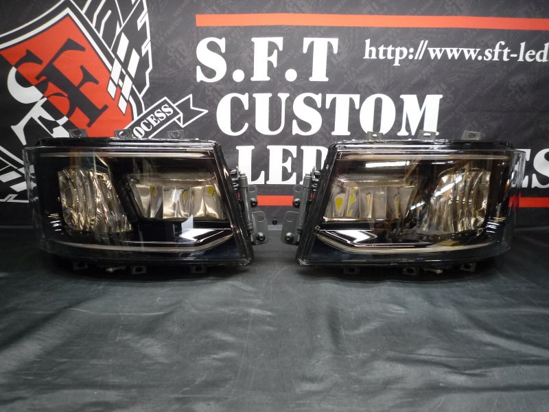 スカニア　ヘッドライトカスタム　インナーブラック塗装