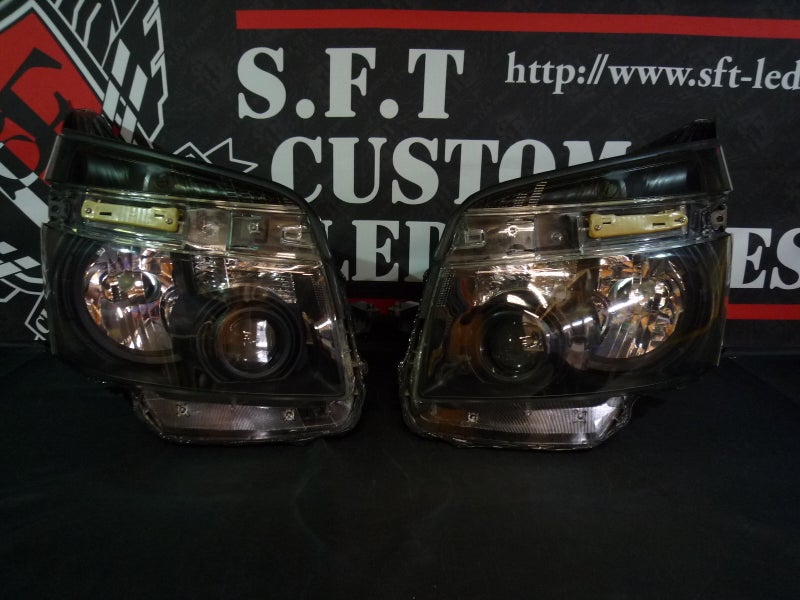 ヴォクシー　ヘッドライト加工　インナーブラック塗装